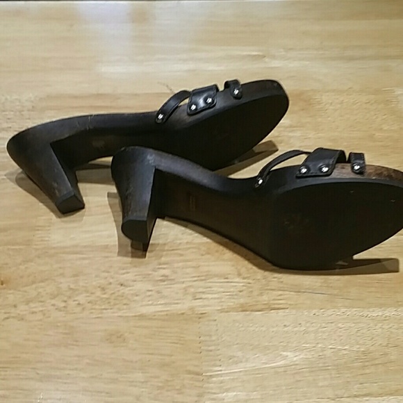 Shoes - Picture 2 of 3